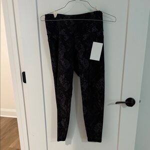 Old Navy Black Patterned Leggings